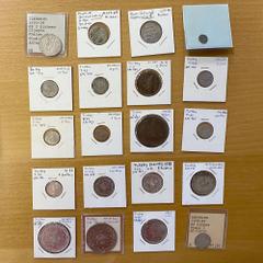 Group Lots - World Coins TURKEY, ETC.: LOT of 20 coins, including 5 para (3 pcs), 10 para (3), 40 para (1), kurush (1), 2 kurush (1), 5 kurush (2), 10 kurush (1), 20 kurush (2), lira (1), plus 5 medie