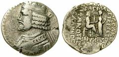 Tetradrachme, Seleukia, arsakid. Jahr 353 = 41. Diad. Brb. mit Spitzbart l./König thront r., empfängt Palmzweig von Tyche, über Palmzweig Jahreszahl. Sellwood 64.1ff. sehr schön