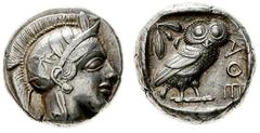 Attika Athen Tetradrachme ca. 440/407 v. Chr. Kopf der Athena mit verziertem, bekränzten attischen Helm n. r. (hervorragende Zentrierung mit voll ausgeprägtem Helmbusch!)/ Eule steht n. r., Kopf in Vo