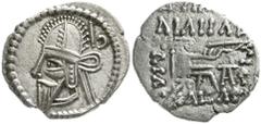 Altgriechische Münzen Parthia Königreich der Arsakiden Drachme 208/228. Mithriertes Brb. l./Arsakes thront r., hält Bogen über Monogramm. 3,39 g. Stempelstellung 12 h. vorzüglich Erworben 1983 von Mün