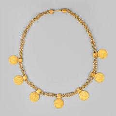 An Exceptional Gold Coin Necklace. Venetian (?) art, 15th century. 57 cm. Magnificent and extremely rare venetian necklace decorated with seven venetian ducats dating from late 14th to early 15th cent