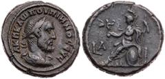 RÖMISCHE PROVINZIALPRÄGUNGEN ÄGYPTEN ALEXANDRIA Pupienus, 238 n. Chr. BI-Tetradrachme 238 n. Chr. (= Jahr 1) Vs.: gepanzerte und drapierte Büste mit Lorbeerkranz n. r., Rs.: Athena thront mit Helm, La