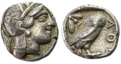Attika, Athen Tetradrachme, 430/412 v. Chr., Vs.: Kopf der Athena mit attischem Helm n. r., Rs.: ΑΘΕ, Eule n. r., Kopf v. v., l. Olivenzweig über Mondsichel, Svoronos 12-24, 16,41 g, Prov. Slg. Q, IV