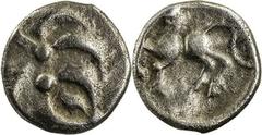 GERMANIEN VINDELIKER AR-Quinar, Büschel-Quinar Gruppe C 1 1. Jh. v. Chr. Vs.: Büschel mit zwei Innenpunkten, aussen nochmals ein Punkt, Zange mit kleinem Innenbogen, Rs.: Pferd mit langem, dünnen Schw