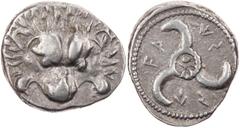 GRIECHISCHE MÜNZEN LYKIEN LYKISCHE DYNASTEN Vekhssere II., ca. 400-380 v. Chr. AR-Tetrobol Vs.: Löwenskalp v. v., Rs.: Triskeles SNG v. Aulock 4201. 3.04 g.