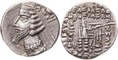 GRIECHISCHE MÜNZEN PARTHER, KÖNIGREICH DER ARSAKIDEN Phraates IV., 38-2 v. Chr. AR-Drachme Rhagai Vs.: Büste in Ornat mit Diadem und Halskette n. l., rechts oben Adler mit Kranz n. l., Rs.: Arsakes th