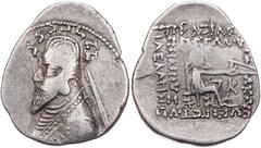 GRIECHISCHE MÜNZEN PARTHER, KÖNIGREICH DER ARSAKIDEN Orodes I. 90-77 v. Chr. AR-Drachme Kangavar Vs.: Büste in Ornat mit Steinböckchen-Hörner-Krone n. l., Rs.: 6-zeilige Beischrift, Arsakes sitzt mit 