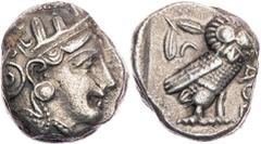 GRIECHISCHE MÜNZEN ATTIKA ATHEN AR-Tetradrachme um 350-340 v. Chr. Vs.: Kopf der Athena mit Helm und Lorbeer n. r., Rs.: Eule steht n. r., Kopf v. v., links oben Ölzweig und Mondsichel Flament 125-130