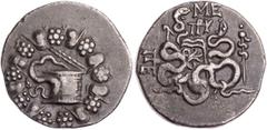 GRIECHISCHE MÜNZEN MYSIEN PERGAMON AR-Cistophor 76-67 v. Chr., Prytanis Me(...) Vs.: Schlange kriecht aus cista mystica, alles in Efeukranz, Rs.: zwei Schlangen winden sich um Gorytos, links Stadtmono