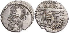 GRIECHISCHE MÜNZEN PARTHER, KÖNIGREICH DER ARSAKIDEN Vologases VI., 208-228 n. Chr. AR-Drachme Ekbatana Vs.: Büste in Ornat mit Tiara und Diadem n. l., dahinter Monogramm, Rs.: 5-zeilige Trugschrift, 