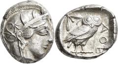 Attika: Athen: AR-Tetradrachme ca. 450 v.Chr. 17,08 g. Kopf der Athena mit lorbeerbekränztem attischem Helm nach rechts / Eule mit Olivenzweig mit Frucht und Mondsichel, AΘE. Sehr schön - vorzüglich. 