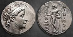 Greek Seleukid Kingdom. Antioch on the Orontes. Seleukos II Kallinikos 246-226 BC. Tetradrachm AR 28 mm, 16,90 g Diademed head to right / Apollo, laureate and nude, standing to left, testing arrow and