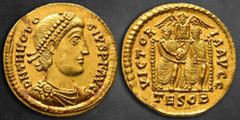Roman Imperial Theodosius I AD 379-383. Thessalonica Solidus AV 20 mm, 4,46 g D N THEODOSIVS P F AVG, pearl-diademed, draped, and cuirassed bust right, seen from front / VICTORIA AVGG, Gratian and The