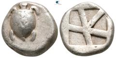 Greek Islands off Attica. Aegina 470-445 BC. Stater AR 20 mm., 11,97 g. Sea turtle, head in profile, with 'T-back' design on shell / Large square incuse with skew pattern. very fine Meadows, Aegina, G