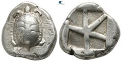 Greek Islands off Attica. Aegina 445-430 BC. Stater AR 20 mm., 12,16 g. Land tortoise with segmented shell / Large square incuse with skew pattern. very fine Meadows, Aegina, Group IIIb; HGC 6, 437.
