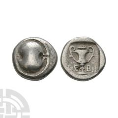 Coins - Greek Thebes - Boeotia - Shield AR Hemidrachm 425-375 B.C. Obv: Boeotian shield. Rev: kantharos with OE - BH across fields; club above, within incuse square. BMC 64; BCD Boeotia 408; SNG Cop. 