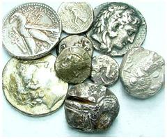 Lots antiker Münzen Griechische Münzen No: 80 Schätzpreis/Estimate EUR 150.- 9 Stücke: 5x Tetradrachme, darunter Athen, Syrien und Lykien sowie 4x Kleinnominale. meist schön