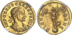 EMPIRE ROMAIN - ROMAN Carus (282-283). Aureus 282-283, Siscia. NGC AU 5/5 4/5 (6645988-027). Av. IMP C M AVR CARVS P F AVG. Buste lauré, drapé et cuirassé, à droite. Rv. VICTO - RIA AVG. La Victoire d