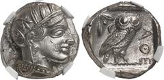 GRÈCE ANTIQUE Attique, Athènes, (ca. 480-450 av. J.C.). Tétradrachme d'argent. Av. Tête d'Athéna à droite coiffée du casque attique à cimier orné d'une palmette et de trois feuilles d'olivier. Rv. AΘE