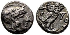 Griechische Münzen Attika. Athen Drachme ca. 300 v. Chr. Kopf der Athena nach rechts / Eule steht nach rechts, links im Feld Olivenzweig und Mondsichel. SNG München 101ff. 4,11 g leicht korrodiert, se
