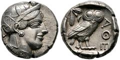 Griechische Münzen Attika. Athen. Tetradrachme nach 449 v. Chr. Athenakopf im attischen Helm nach rechts / Eule mit hersehendem Kopf nach rechts stehend vor Olivenzweig und Mondsichel, davor "AOE". SN