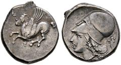 Griechische Münzen Korinthia. Korinthos Stater ca. 400-350 v. Chr. Pegasos nach links fliegend, darunter Koppa / Kopf der Athena mit korinthischem Helm nach links, dahinter Beizeichen. 8,55 g feine Pa