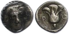 Ancient Coins Antike Münzen Griechenland 408-394 v. Chr., Hemidrachme, Karien, Rhodos. Av: Kopf des Helios von vorn. Rev: Rose mit Trieb zwischen den Buchstaben "PO". 1,72g, vergl. SNG v. Aulock 2786,
