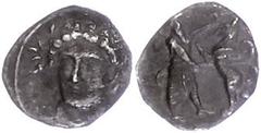 Ancient Coins Antike Münzen - Griechenland ca. 4. Jhd., Obol, unbestimmte Münzstätte, Kilikien, Tarsos. Av: Weiblicher Kopf schräg links. Rev: Persischer König im Kopf mit einem Greif. Ca. 0,60g, Sunr