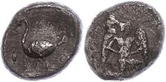 Ancient Coins Kilikien Kilikien, Mallos, AR-Stater (9,86g), 425-385 v. Chr. Av: Kniender, geflügelter Jüngling nach rechts. Rev: Schwan nach links, darüber "MAP" (abgegriffen). Vgl. Arthur S. Dewing C