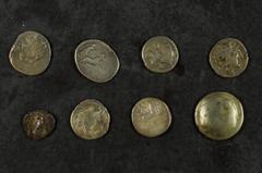 Ancient Coins Antike Münzen - Lots und Sammlungen RÖMISCHE REPUBLIK, Lot von unterschiedlichen Münzen, darunter u.a. 7 Denare. Dabei auch ein ostkeltischer Stater vom Typ "Sattelkopfpferd". Erhaltung 