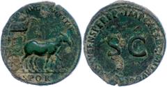 Münzen Römische Kaiserzeit Julia Titi, 80-96, Sesterz (18,01g). Av: Carpentum gezogen von zwei Maultieren nach rechts, darum Umschrift. Rev: "S C", darum Umschrift. RIC 400, etwas Belag, grüne Patina,