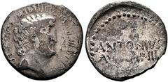 RÖMISCHE REPUBLIK IMPERATORISCHE ZEIT. M. Antonius. Denarius (2,69 g), Heeresmünzstätte bei Athen, Sommer 32 v. Chr. Kopf des Antonius / ANTONIVS / AVG IMP III, Legende in zwei Zeilen. Crawford 542/2,