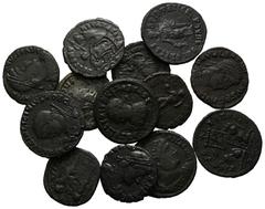 ANTIKE LOTS VARIA UND LOTS. Lot Römer (13). Lot aus 13 römischen Bronzemünzen von Constantinus I. (2x) bis Valens (2x), darunter: 1x Crispus (Thessalonica), 2x Licinius II. und 1x Helena. Um f.s.sch. 