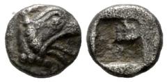 GRIECHISCHE MÜNZEN IONIA Phokaia (D) Tetartemorion/Trihemitetartemorion (0,35g), ca. 530-510 v.Chr. Greifenkopf / Quadratum Incusum. SNG Kayhan - , Slg. Klein 450. s.sch.