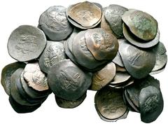 Varia & Lots (D) Lot Byzanz (53). Lot mit 53 byzantinischen AE-Aspron Trachy, ca. 12.-13. Jhdt., meist um s.sch.