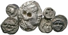 Lots (D) Lot Griechen (6). Lot mit 6 griechischen Silbermünzen, darunter Athen (Tetradrachme, Prüflöcher), Apollonia Pontika und Kyzikos, im Schnitt um s.sch.