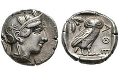 GRIECHISCHE MÜNZEN ATTICA Athen (D) Tetradrachme (17,03g), ca. 449-404 v. Chr. Av.: Kopf der Athena mit attischem Helm und Lorbeerkranz n.r. Rv.: AΘE, Eule n.r., Kopf v.v., dahinter Olivenzweig und Mo