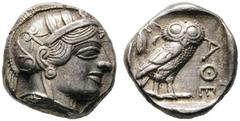 GRIECHISCHE MÜNZEN ATTIKA Athen (D) Tetradrachme (17,19g), ca. 449-404 v. Chr. Av.: Kopf der Athena mit attischem Helm und Lorbeerkranz n.r. Rv.: AΘE, Eule n.r., Kopf v.v., dahinter Olivenzweig und Mo
