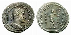 Maximinus Thrax - Gordianus III. Maximinus Thrax-235-238 Denar (3,39 g), Rom 236. Av.: IMP MAXIMINVS PIVS AVG, belorbeerte, drapierte und gepanzerte Büste rechts. Rv.: PM TR P II COS PP, Kaiser steht 