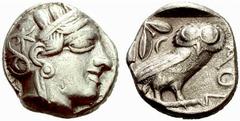 Griechenland ATTIKA - Athen Athen Tetradrachme (16,61 g), 5 Jhdt.v. Av.: behelmter Kopf rechts. Rv.: Eule steht rechts, Kopf frontal links Ölzweig und Mond. SNG.Cop:37ff: korrodiert s.sch. Estimate: E
