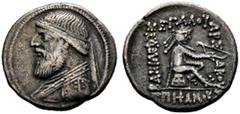 GRIECHISCHE MÜNZEN PARTHIA. Königreich der Arsakiden. Mithradates II. (123-88). Drachme (4,16g), Ekbatana. Büste des Königs mit Diadem und Drapierung / Arsakes mit Bogen auf Omphalos. Sellwood 24.9, S