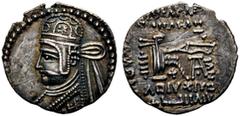 GRIECHISCHE MÜNZEN PARTHIA. Königreich der Arsakiden. Parthamaspates (116). Drachme (3,42g), Ekbatana oder Ktesiphon. Büste des Königs mit Tiara, Diadem und Drapierung / Arsakes mit Bogen auf Thron, i