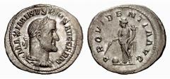 Maximinus Thrax - Volusian RÖMISCH KAISERZEIT Maximinus Thrax-235-238 Denar (2,69 g), Rom 236. Av.: IMP MAXIMINVS PIVS AVG GERM, belorbeerte drapierte und gepanzerte Büste rechts. Rv.: PROVIDENTIA AVG