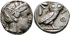 GRIECHISCHE MÜNZEN ATTIKA. Athen. (D) Tetradrachme (17,09 g), ca. 454-404 v. Chr. Av.: Kopf der Athena mit attischem Helm und Lorbeerkranz n.r. Rv.: AΘE, Eule n.r., Kopf v.v., dahinter Olivenzweig und