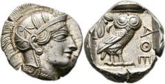 GRIECHISCHE MÜNZEN ATTIKA. Athen. (D) Tetradrachme (17,22 g), ca. 454-404 v. Chr. Av.: Kopf der Athena mit attischem Helm und Lorbeerkranz n.r. Rv.: AΘE, Eule n.r., Kopf v.v., dahinter Olivenzweig und