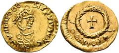 VÖLKERWANDERUNG Unbestimmte Stämme. (D) Tremissis (1,45 g), zeitgenössische Imitation eines Tremissis des Theodosius II. (402-450 n. Chr.). Av.: OV H THEOOO-SIVC(retrograd) VΓ AVHC (sic), Büste mit Pe