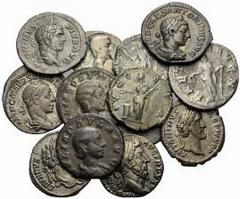 ANTIKE LOTS Restsammlung römischer Silbermünzen mit 12 Denarii und 1 Quinar von Marc Anton bis Gordian III., dabei ein Flottendenar des M. Anton (LEG XV, sch.), ein Quinar des Augustus (ASIA RECEPTA, 