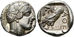 GRIECHISCHE MÜNZEN ATTIKA. Athen. Tetradrachme (17,20 g), ca. 454-404 v. Chr. Av.: Kopf der Athena mit attischem Helm und Lorbeerkranz n.r. Rv.: AΘE, Eule n.r., Kopf v.v., dahinter Olivenzweig und Mon