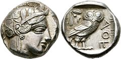 GRIECHISCHE MÜNZEN ATTIKA. Athen. Tetradrachme (17,17 g), ca. 454-404 v. Chr. Kopf der Athena mit attischem Helm und Lorbeerkranz / Eule, dahinter Olivenzweig und Mondsichel, alles im Quadratum Incusu