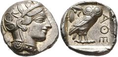 GRIECHISCHE MÜNZEN ATTIKA - Athen. ATTIKA. Tetradrachme (17,22 g), ca. 454-404 v. Chr. Av.: Kopf der Athena mit attischem Helm und Lorbeerkranz n.r. Rv.: AΘE, Eule n.r., Kopf v.v., dahinter Olivenzwei